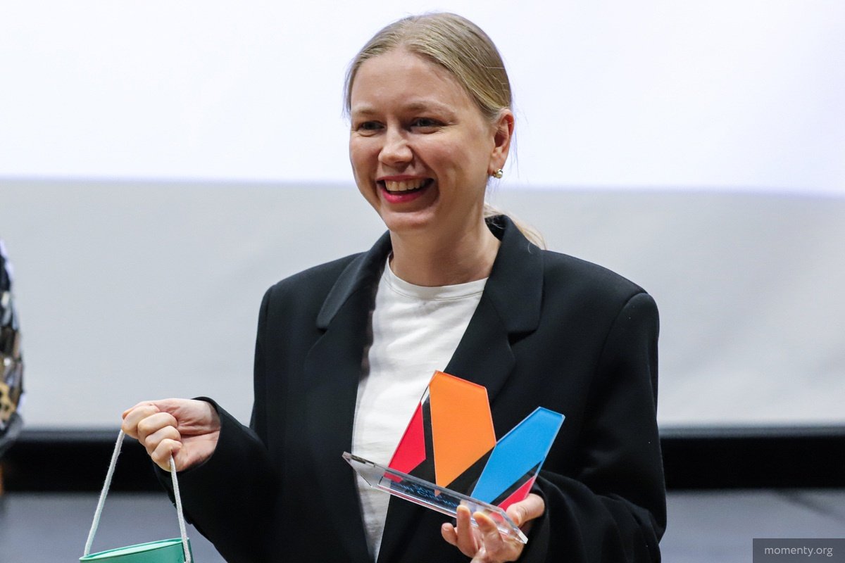 Премия «Моменты»